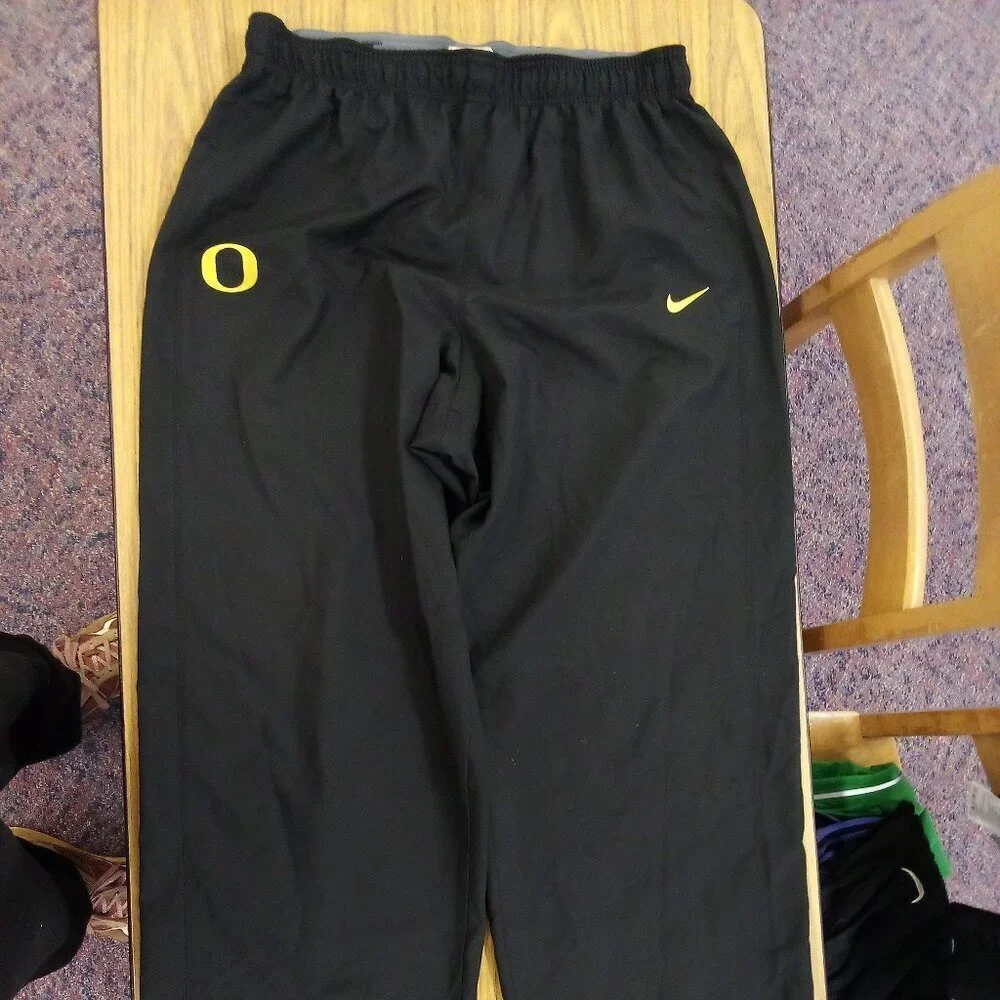 Nike Oregon Ducks Band Team Issue Wind Pants Joggers Trainers